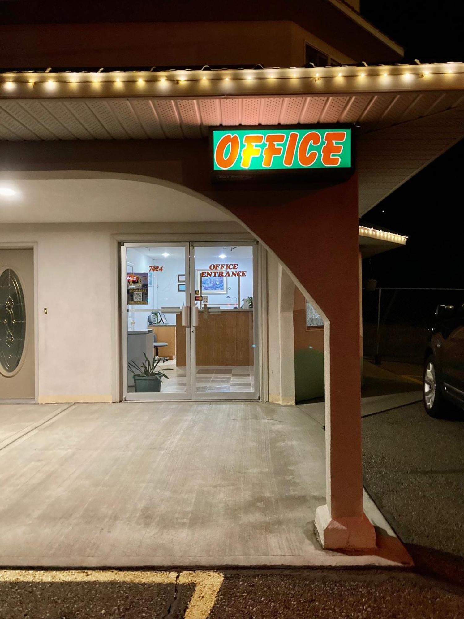 Motel 99 Гранд-Форкс Экстерьер фото